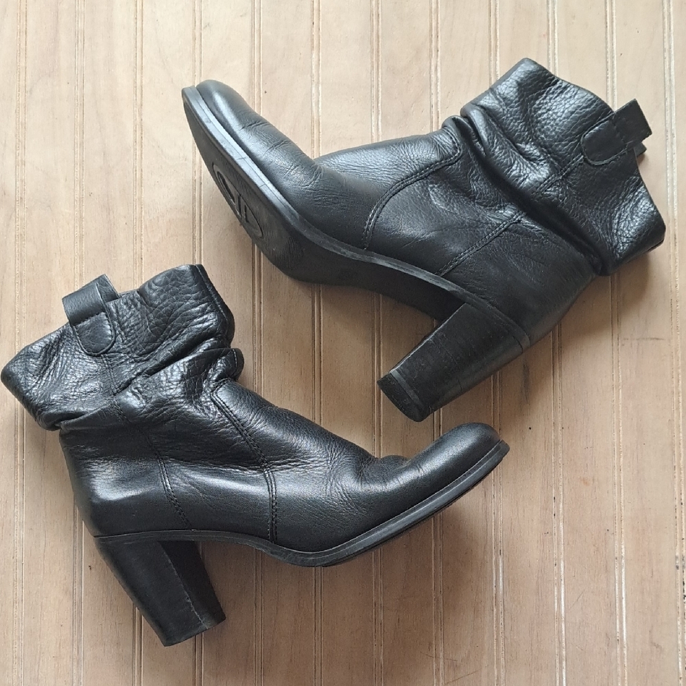 Circa Joan & David Kirstin Black Pebbled Leather Slouchy Heel Ankle Booties